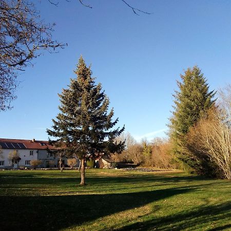 Chambres D'Hotes Quatre Mains Saint-Priest-des-Champs 外观 照片