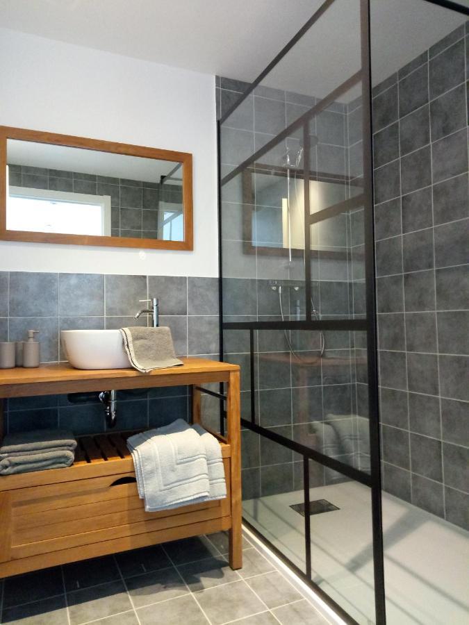 Chambres D'Hotes Quatre Mains Saint-Priest-des-Champs 外观 照片