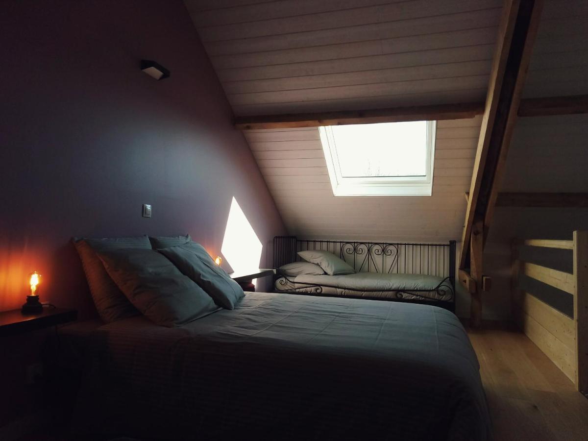 Chambres D'Hotes Quatre Mains Saint-Priest-des-Champs 外观 照片