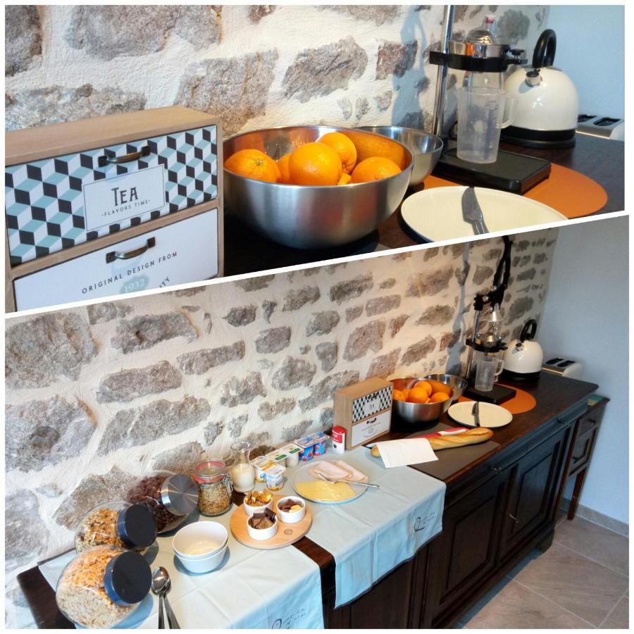 Chambres D'Hotes Quatre Mains Saint-Priest-des-Champs 外观 照片