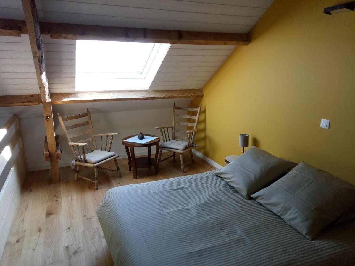 Chambres D'Hotes Quatre Mains Saint-Priest-des-Champs 外观 照片