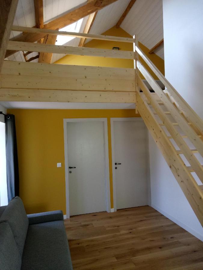 Chambres D'Hotes Quatre Mains Saint-Priest-des-Champs 外观 照片