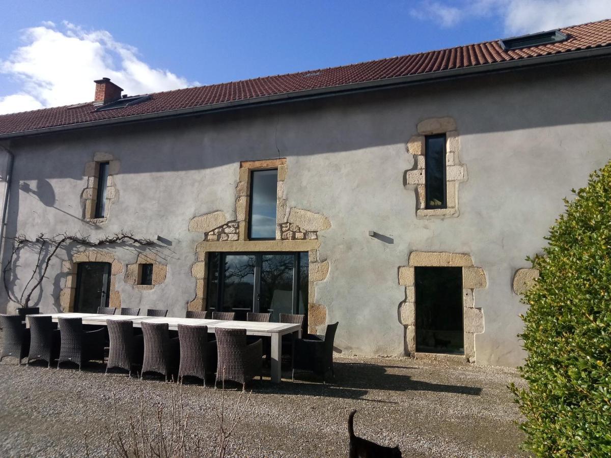Chambres D'Hotes Quatre Mains Saint-Priest-des-Champs 外观 照片